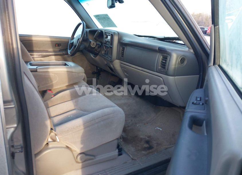 Photo 5 of 2003 Chevrolet Suburban 1500 LS (VIN 3GNEC16Z43G109853)