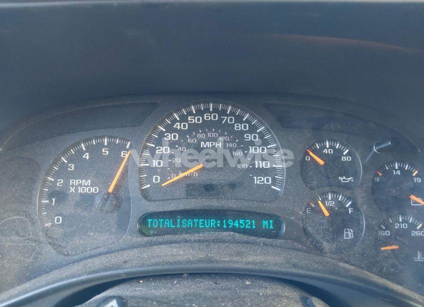 Photo 7 of 2003 Chevrolet Suburban 1500 LS (VIN 3GNEC16Z43G109853)