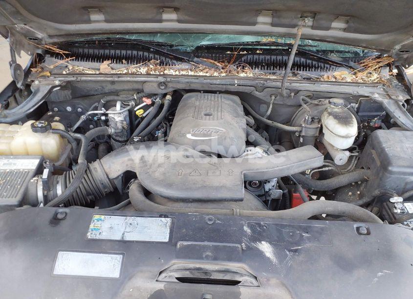 Photo 10 of 2003 Chevrolet Suburban 1500 LS (VIN 3GNEC16Z43G341045)