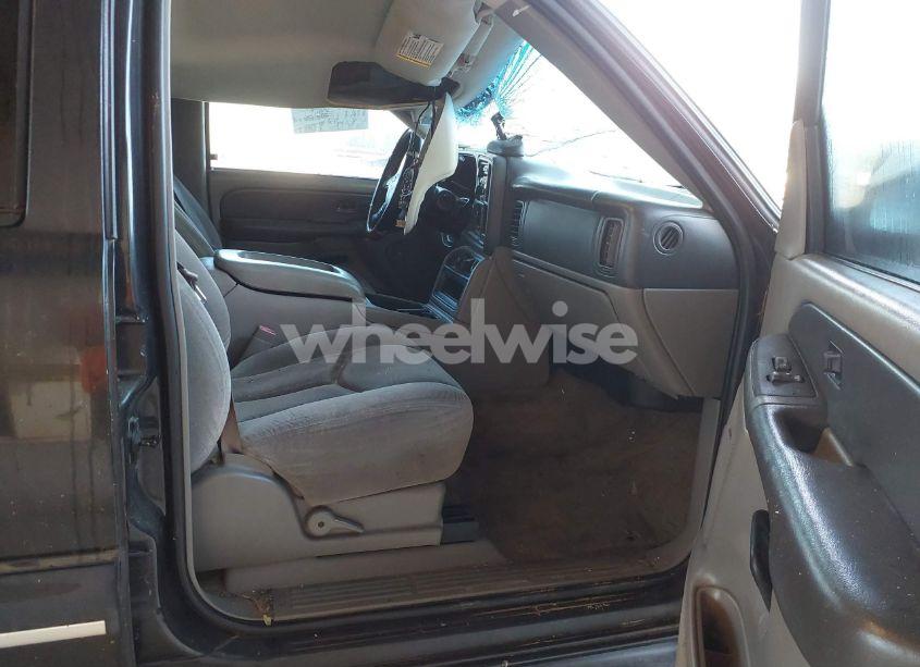 Photo 5 of 2003 Chevrolet Suburban 1500 LS (VIN 3GNEC16Z43G341045)