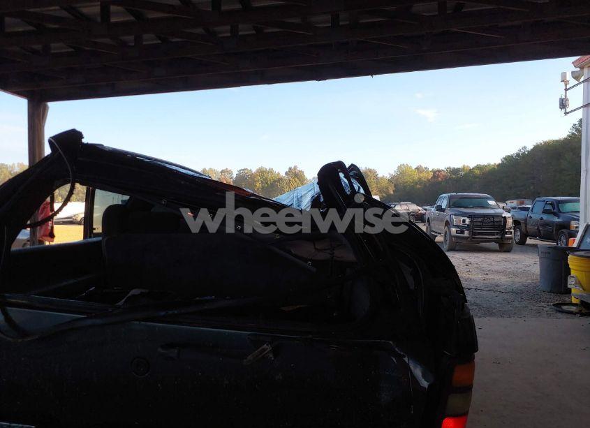 Photo 6 of 2003 Chevrolet Suburban 1500 LS (VIN 3GNEC16Z43G341045)