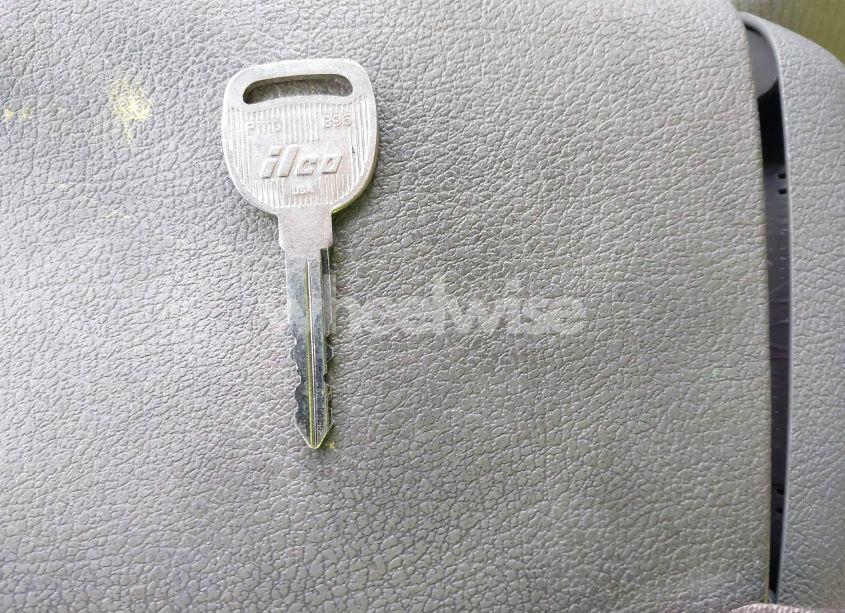 Photo 11 of 2005 Chevrolet Suburban 1500 LS (VIN 3GNEC16Z45G114201)