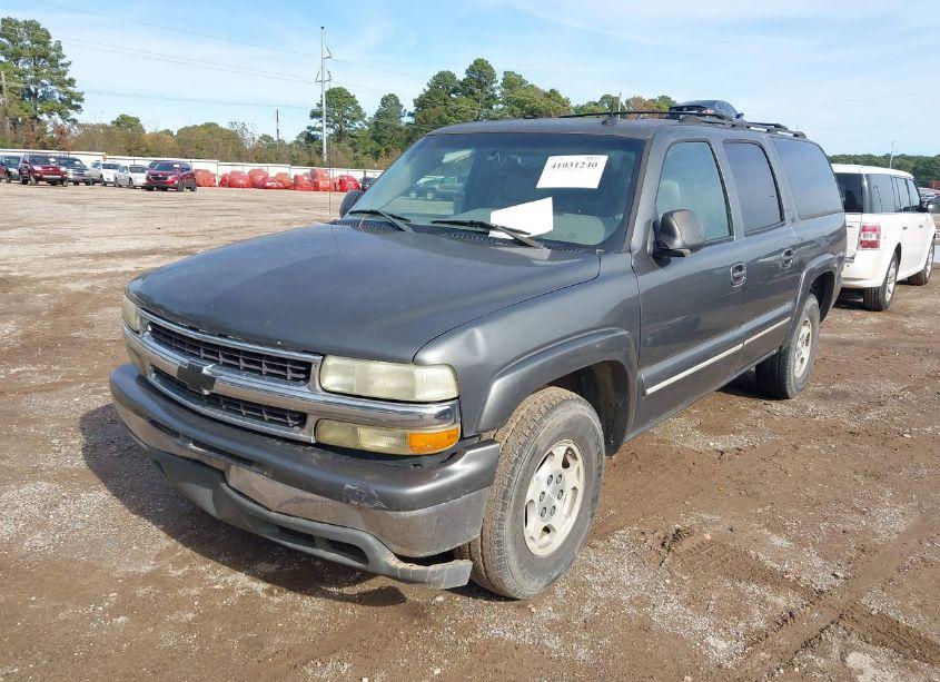 Photo 2 of 2002 Chevrolet Suburban 1500 LT (VIN 3GNEC16Z52G305430)
