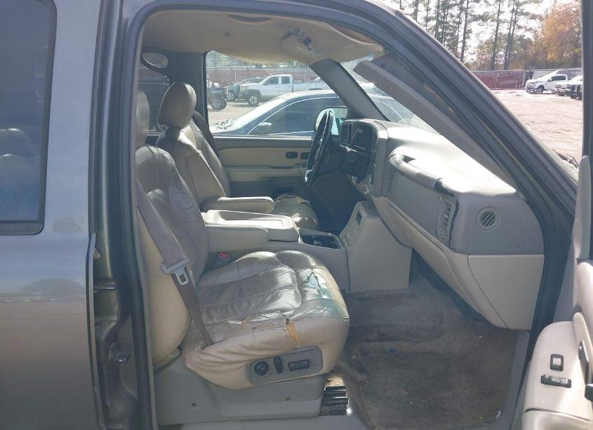 Photo 5 of 2002 Chevrolet Suburban 1500 LT (VIN 3GNEC16Z52G305430)