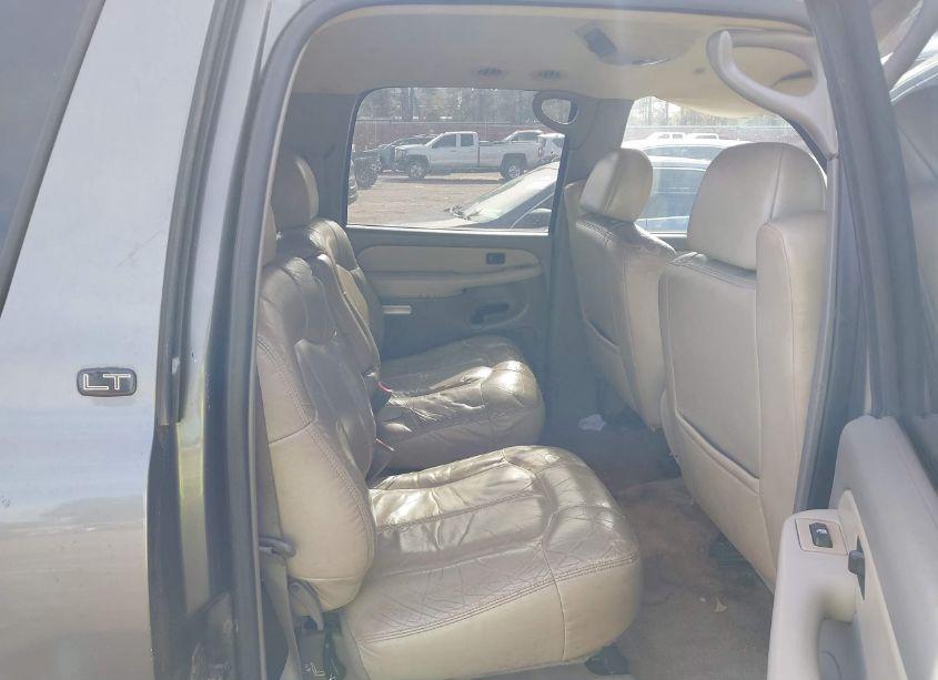 Photo 8 of 2002 Chevrolet Suburban 1500 LT (VIN 3GNEC16Z52G305430)