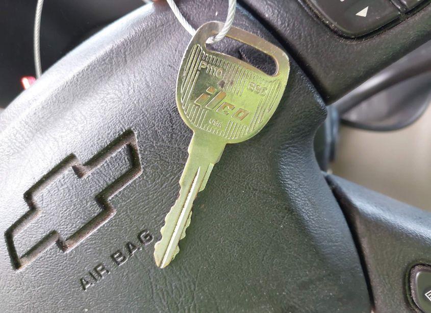 Photo 11 of 2004 Chevrolet Suburban 1500 LS (VIN 3GNEC16Z54G205203)