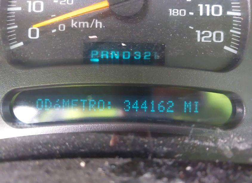 Photo 7 of 2004 Chevrolet Suburban 1500 LS (VIN 3GNEC16Z54G205203)