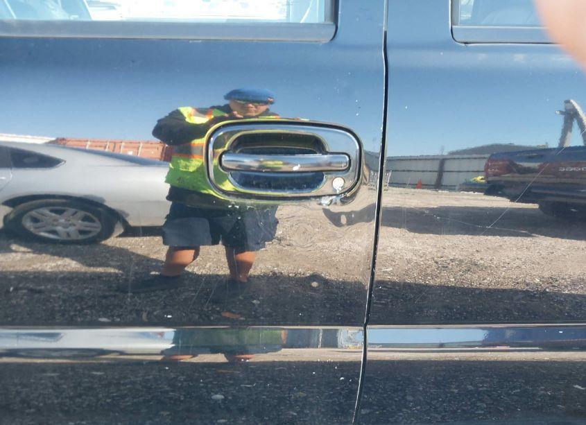 Photo 13 of 2005 Chevrolet Suburban 1500 Z71 (VIN 3GNEC16Z55G228417)