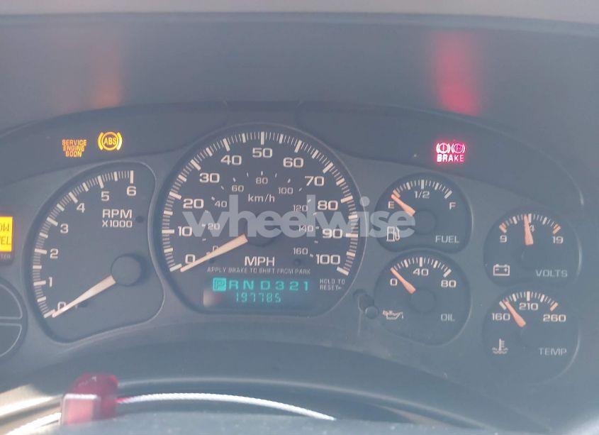 Photo 7 of 2002 Chevrolet Suburban 1500 LT (VIN 3GNEC16Z62G347203)