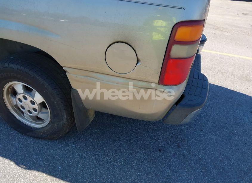 Photo 6 of 2003 Chevrolet Suburban 1500 LS (VIN 3GNEC16Z63G234174)