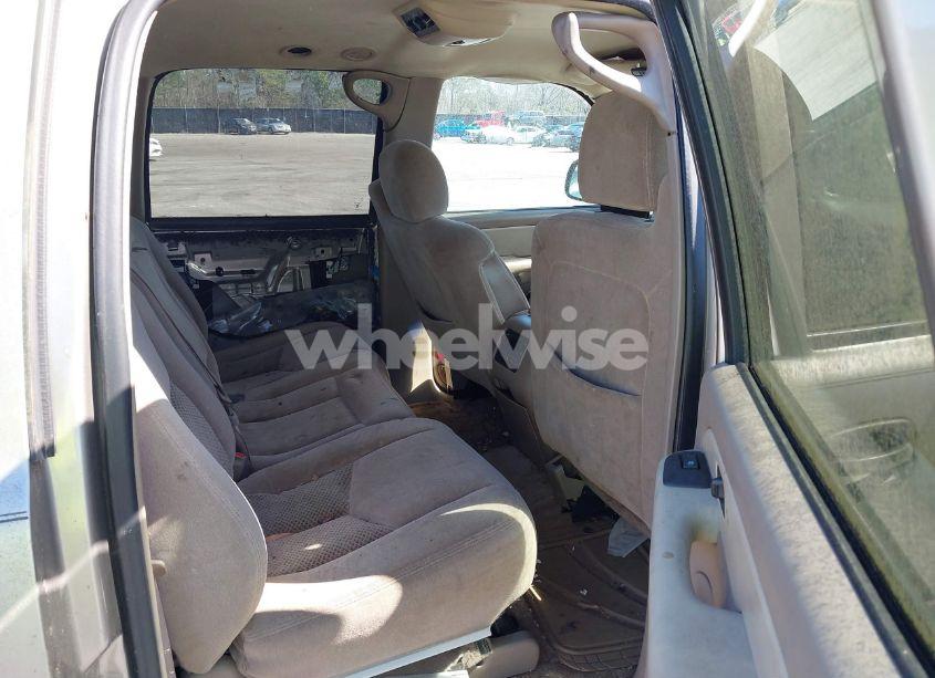 Photo 8 of 2003 Chevrolet Suburban 1500 LS (VIN 3GNEC16Z63G234174)