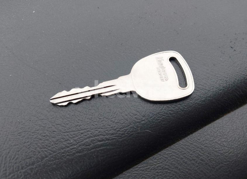 Photo 11 of 2004 Chevrolet Suburban 1500 LS (VIN 3GNEC16Z64G205467)