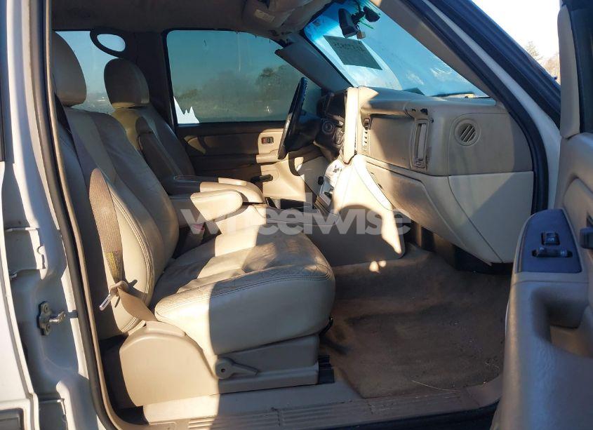 Photo 5 of 2004 Chevrolet Suburban 1500 LS (VIN 3GNEC16Z64G259156)