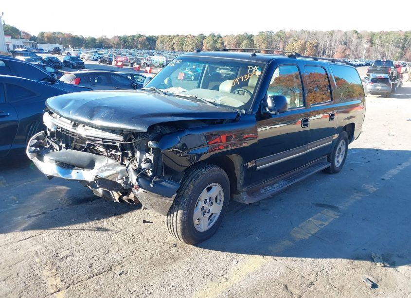 Photo 2 of 2004 Chevrolet Suburban 1500 LT (VIN 3GNEC16Z64G271663)