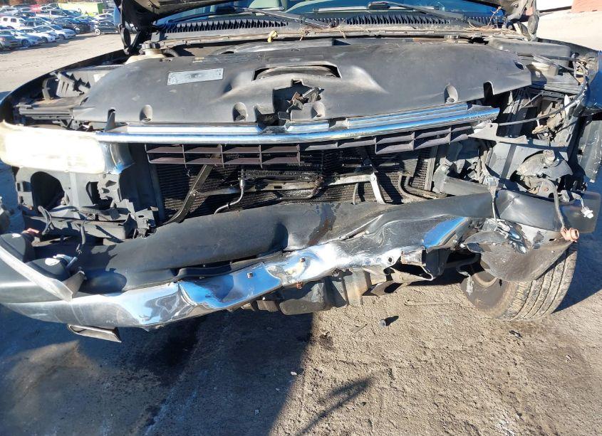 Photo 6 of 2004 Chevrolet Suburban 1500 LT (VIN 3GNEC16Z64G271663)