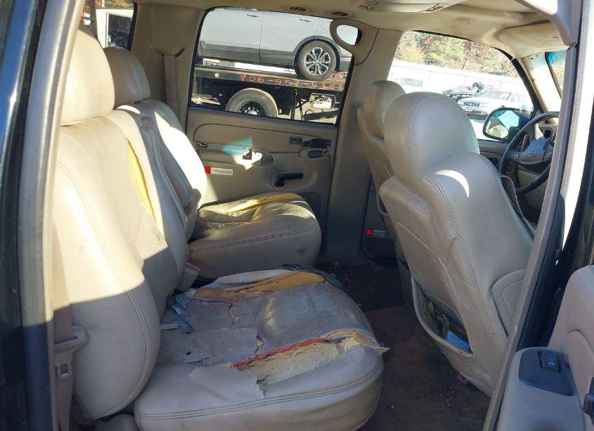 Photo 8 of 2004 Chevrolet Suburban 1500 LT (VIN 3GNEC16Z64G271663)