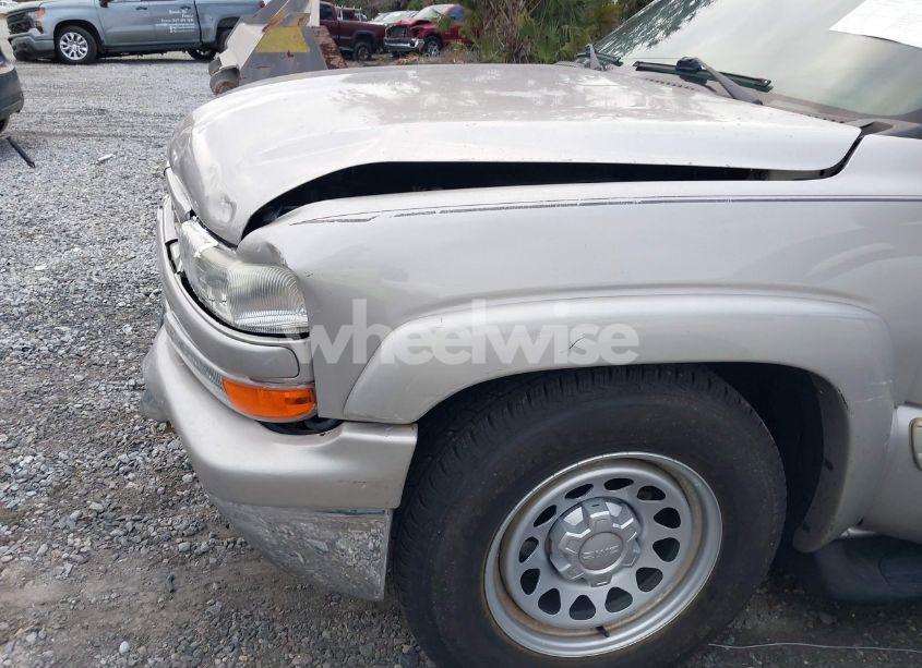 Photo 12 of 2004 Chevrolet Suburban 1500 LT (VIN 3GNEC16Z64G300451)