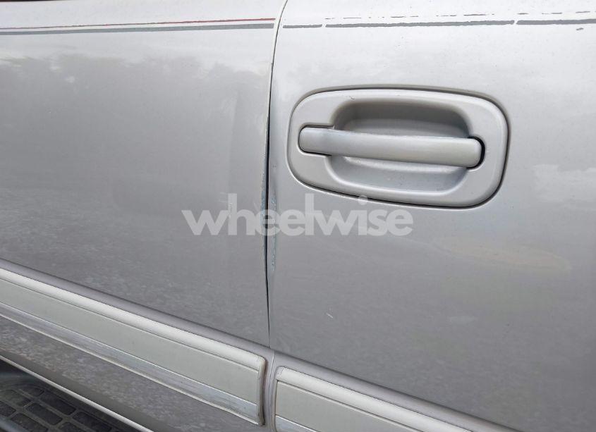 Photo 14 of 2004 Chevrolet Suburban 1500 LT (VIN 3GNEC16Z64G300451)