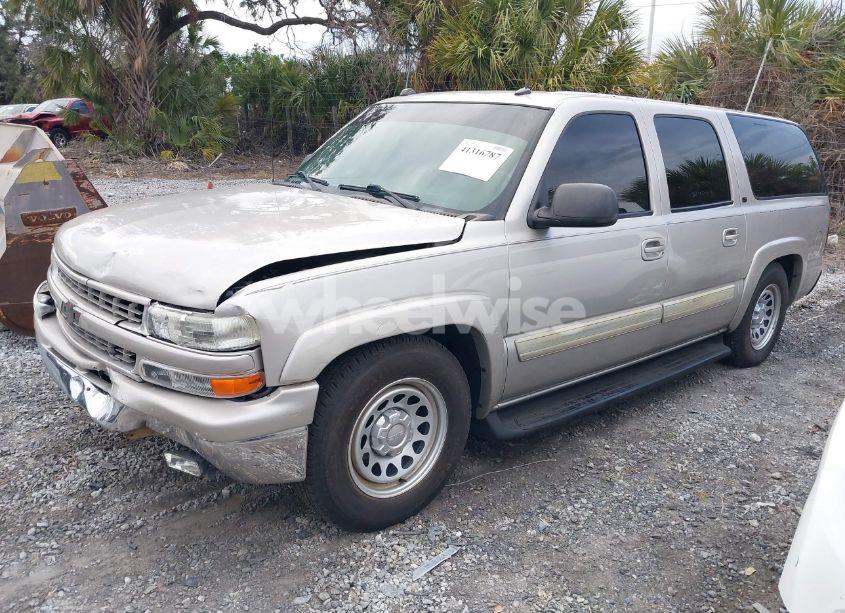 Photo 2 of 2004 Chevrolet Suburban 1500 LT (VIN 3GNEC16Z64G300451)
