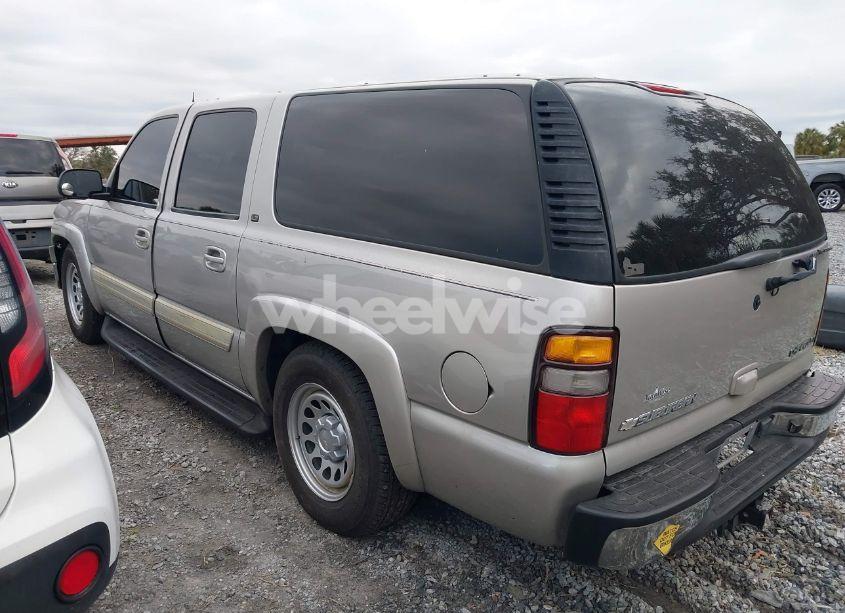Photo 3 of 2004 Chevrolet Suburban 1500 LT (VIN 3GNEC16Z64G300451)