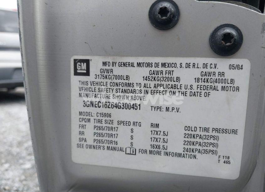 Photo 9 of 2004 Chevrolet Suburban 1500 LT (VIN 3GNEC16Z64G300451)