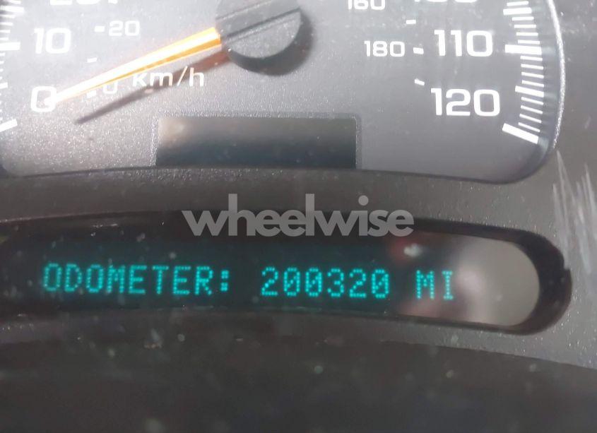 Photo 7 of 2005 Chevrolet Suburban 1500 LS (VIN 3GNEC16Z65G152920)