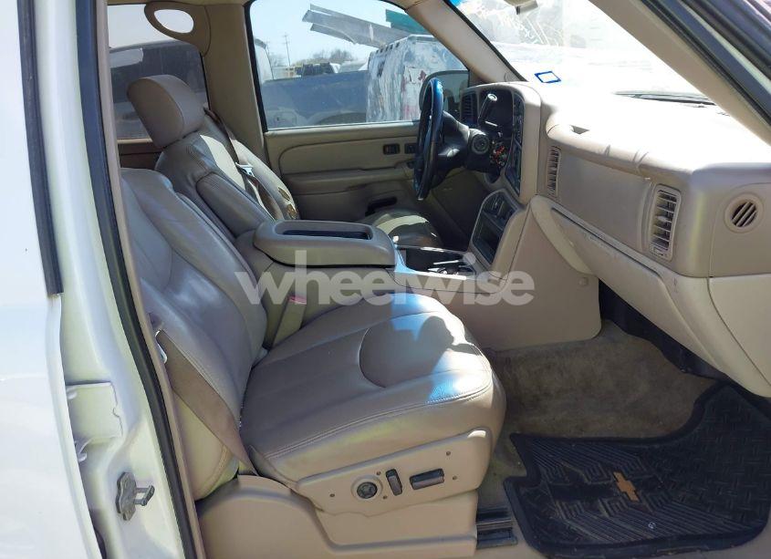 Photo 5 of 2005 Chevrolet Suburban 1500 LT (VIN 3GNEC16Z65G244433)