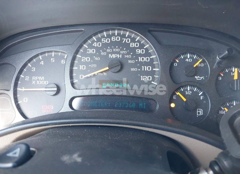 Photo 7 of 2005 Chevrolet Suburban 1500 LT (VIN 3GNEC16Z65G244433)