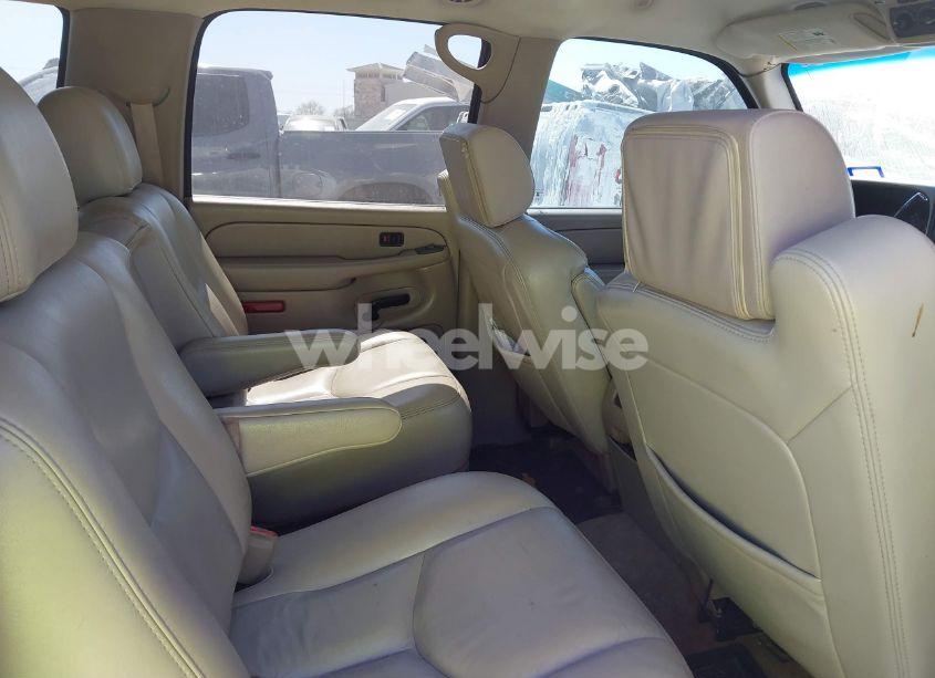 Photo 8 of 2005 Chevrolet Suburban 1500 LT (VIN 3GNEC16Z65G244433)