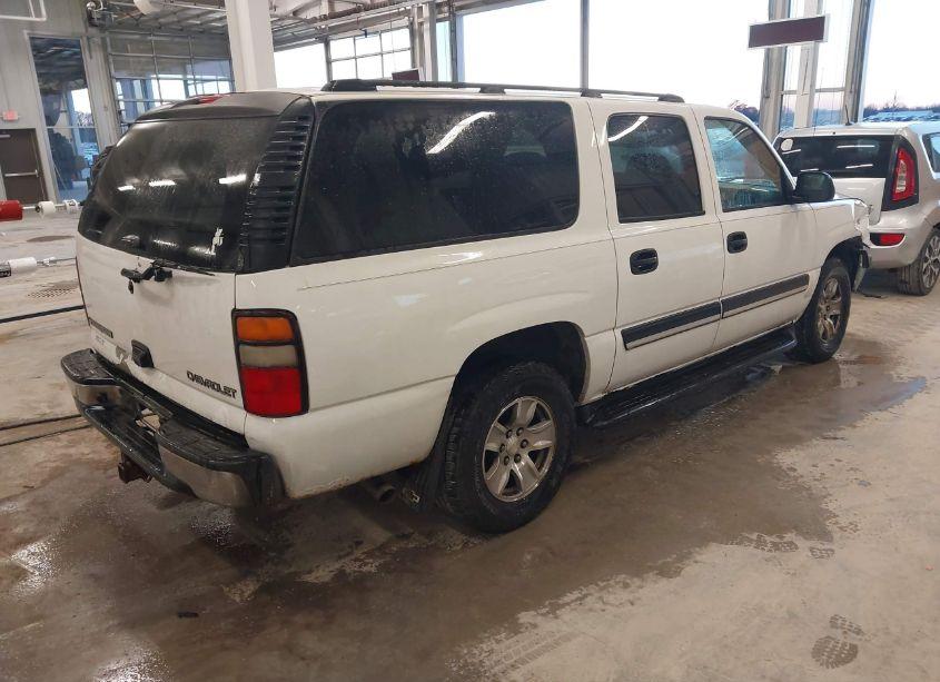 Photo 4 of 2005 Chevrolet Suburban 1500 LS (VIN 3GNEC16Z65G280235)