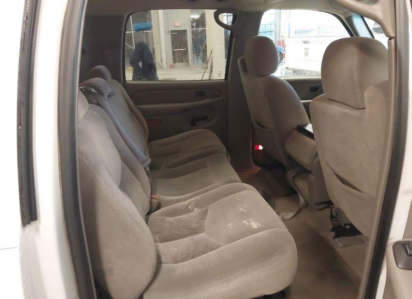 Photo 8 of 2005 Chevrolet Suburban 1500 LS (VIN 3GNEC16Z65G280235)