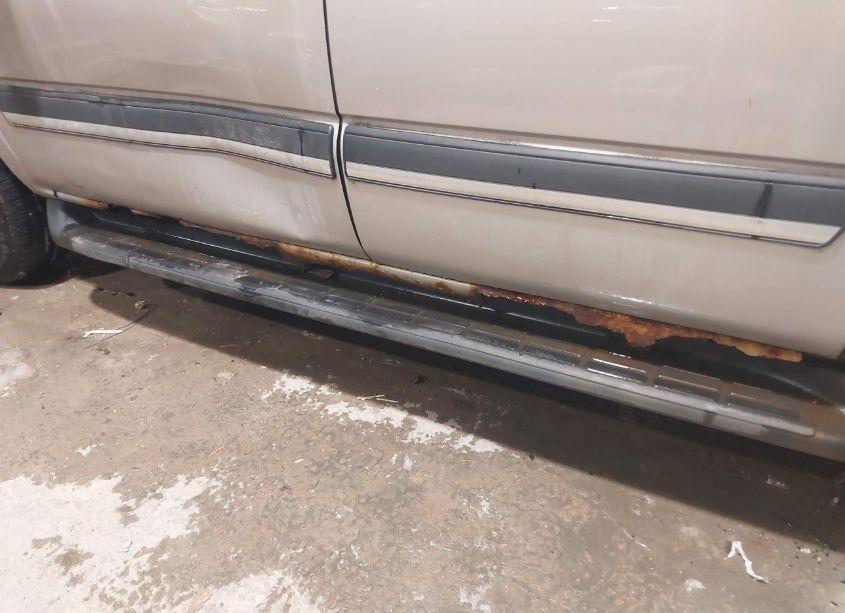 Photo 12 of 2005 Chevrolet Suburban 1500 LS (VIN 3GNEC16Z65G291123)