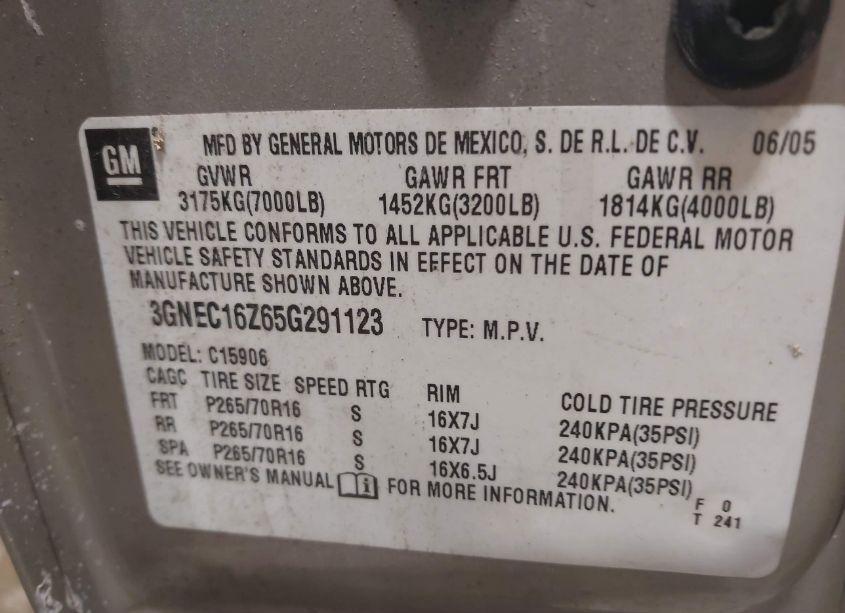 Photo 9 of 2005 Chevrolet Suburban 1500 LS (VIN 3GNEC16Z65G291123)