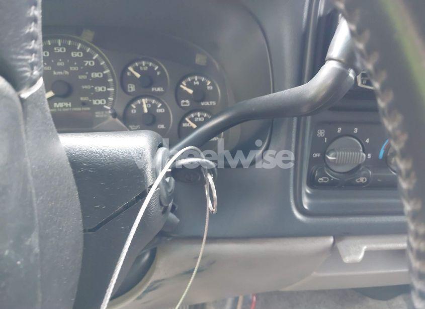 Photo 11 of 2002 Chevrolet Suburban 1500 LS (VIN 3GNEC16Z72G193181)