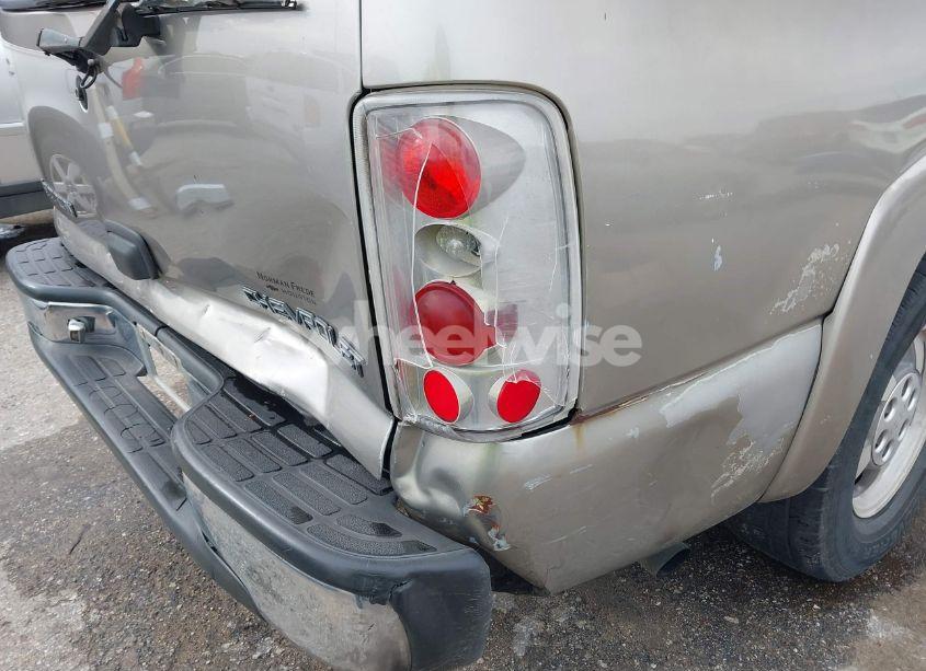 Photo 6 of 2002 Chevrolet Suburban 1500 LS (VIN 3GNEC16Z72G193181)