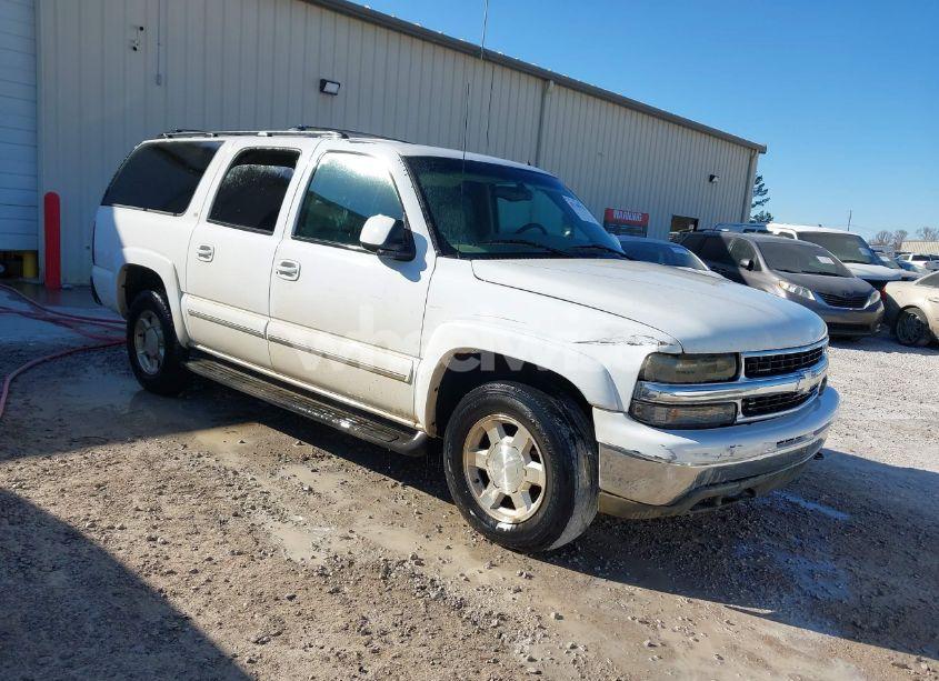 2002 Chevrolet Suburban 1500 LT (VIN 3GNEC16Z72G205717) main photo