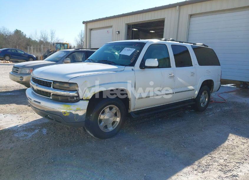 Photo 2 of 2002 Chevrolet Suburban 1500 LT (VIN 3GNEC16Z72G205717)