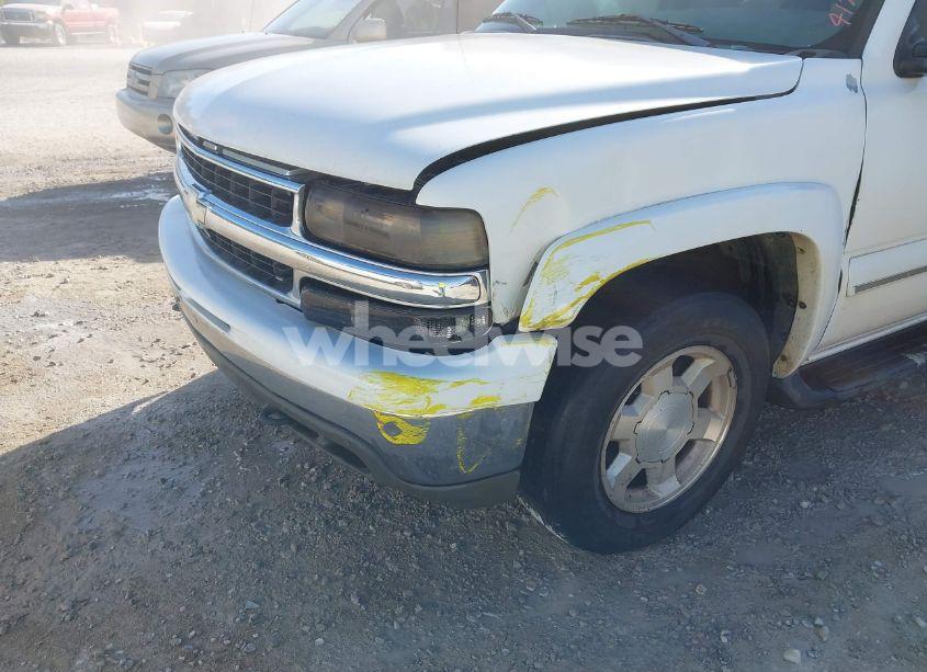 Photo 6 of 2002 Chevrolet Suburban 1500 LT (VIN 3GNEC16Z72G205717)