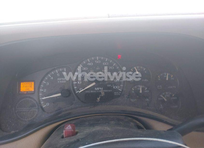 Photo 7 of 2002 Chevrolet Suburban 1500 LT (VIN 3GNEC16Z72G205717)