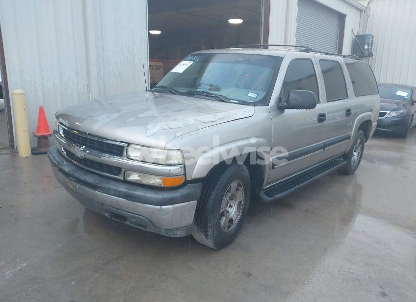 Photo 2 of 2002 Chevrolet Suburban 1500 LS (VIN 3GNEC16Z72G223490)