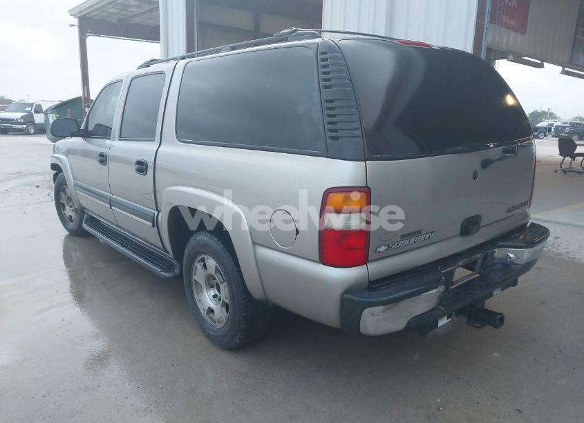 Photo 3 of 2002 Chevrolet Suburban 1500 LS (VIN 3GNEC16Z72G223490)