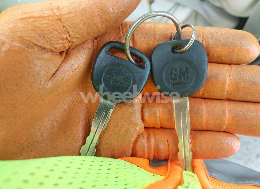 Photo 11 of 2002 Chevrolet Suburban 1500 LT (VIN 3GNEC16Z72G237048)