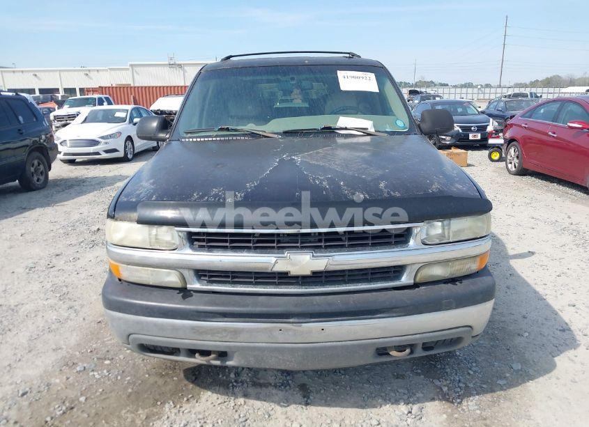 Photo 6 of 2002 Chevrolet Suburban 1500 LT (VIN 3GNEC16Z72G237048)