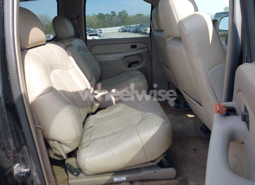 Photo 8 of 2002 Chevrolet Suburban 1500 LT (VIN 3GNEC16Z72G237048)