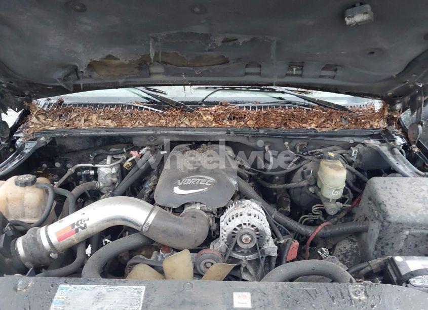 Photo 10 of 2002 Chevrolet Suburban 1500 LS (VIN 3GNEC16Z72G304778)