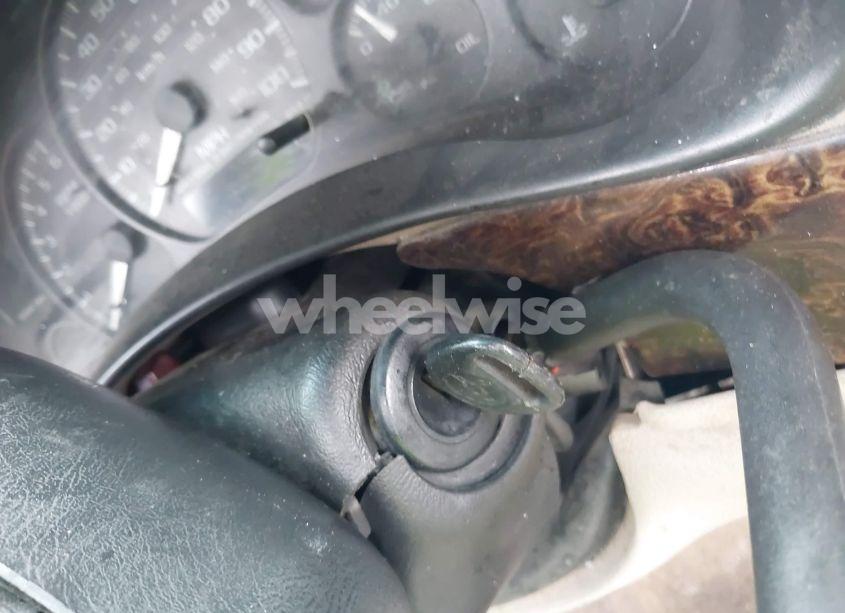 Photo 11 of 2002 Chevrolet Suburban 1500 LT (VIN 3GNEC16Z72G349364)