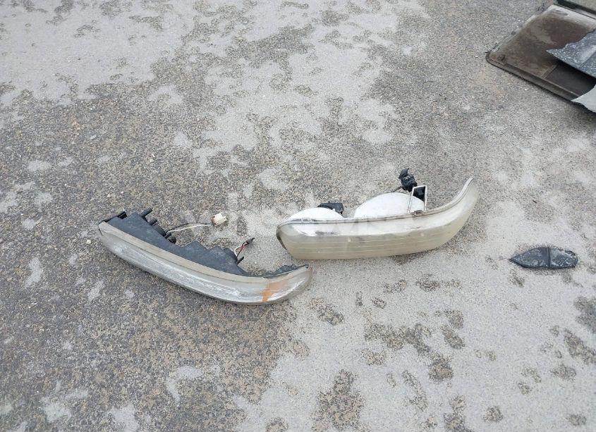 Photo 12 of 2002 Chevrolet Suburban 1500 LT (VIN 3GNEC16Z72G349364)