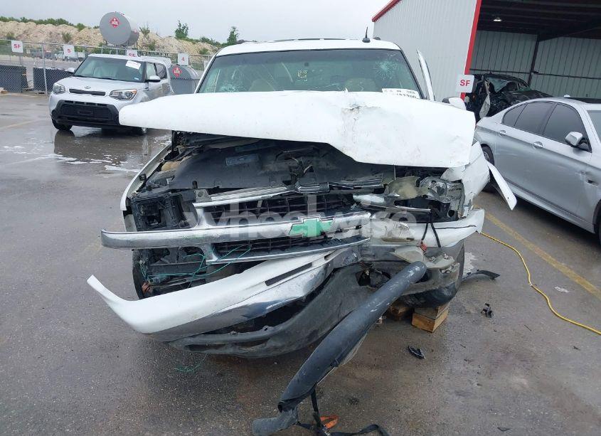 Photo 6 of 2002 Chevrolet Suburban 1500 LT (VIN 3GNEC16Z72G349364)