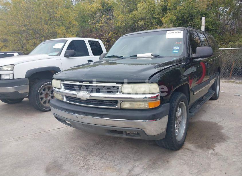 Photo 2 of 2003 Chevrolet Suburban 1500 LS (VIN 3GNEC16Z73G141597)