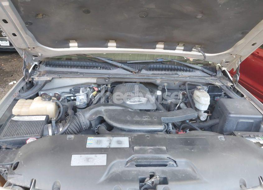 Photo 10 of 2004 Chevrolet Suburban 1500 LS (VIN 3GNEC16Z74G201816)